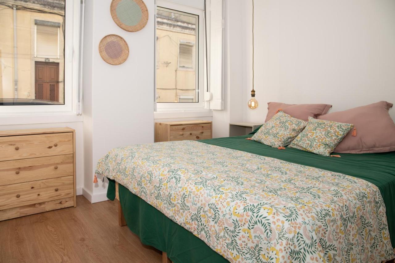 Charming 1 Bedroom Apartment W/ Terrace Near Belem Lisbon Exterior photo